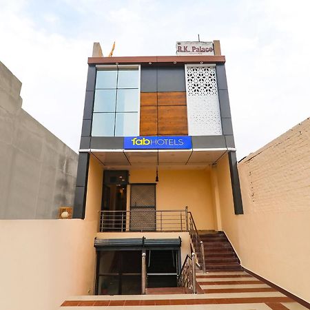 Fabhotel Rk Palace Ayodhya Exteriör bild