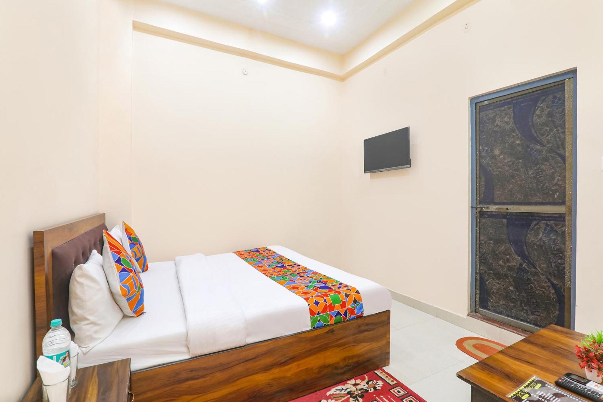 Fabhotel Rk Palace Ayodhya Exteriör bild