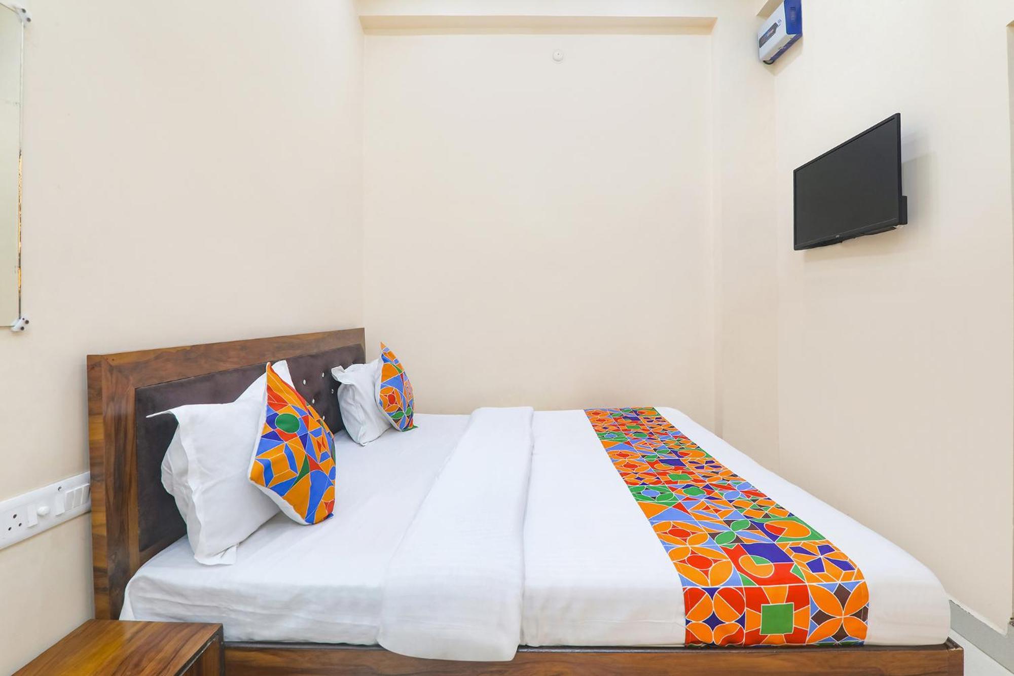Fabhotel Rk Palace Ayodhya Exteriör bild