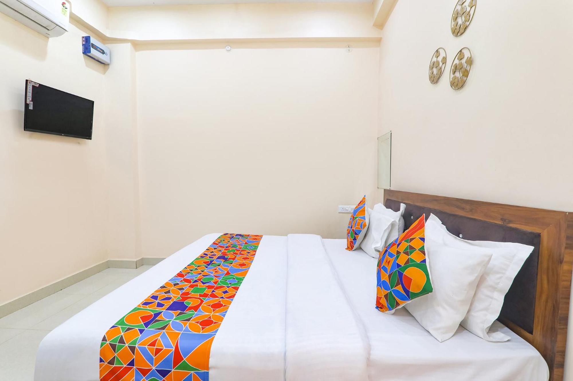 Fabhotel Rk Palace Ayodhya Exteriör bild
