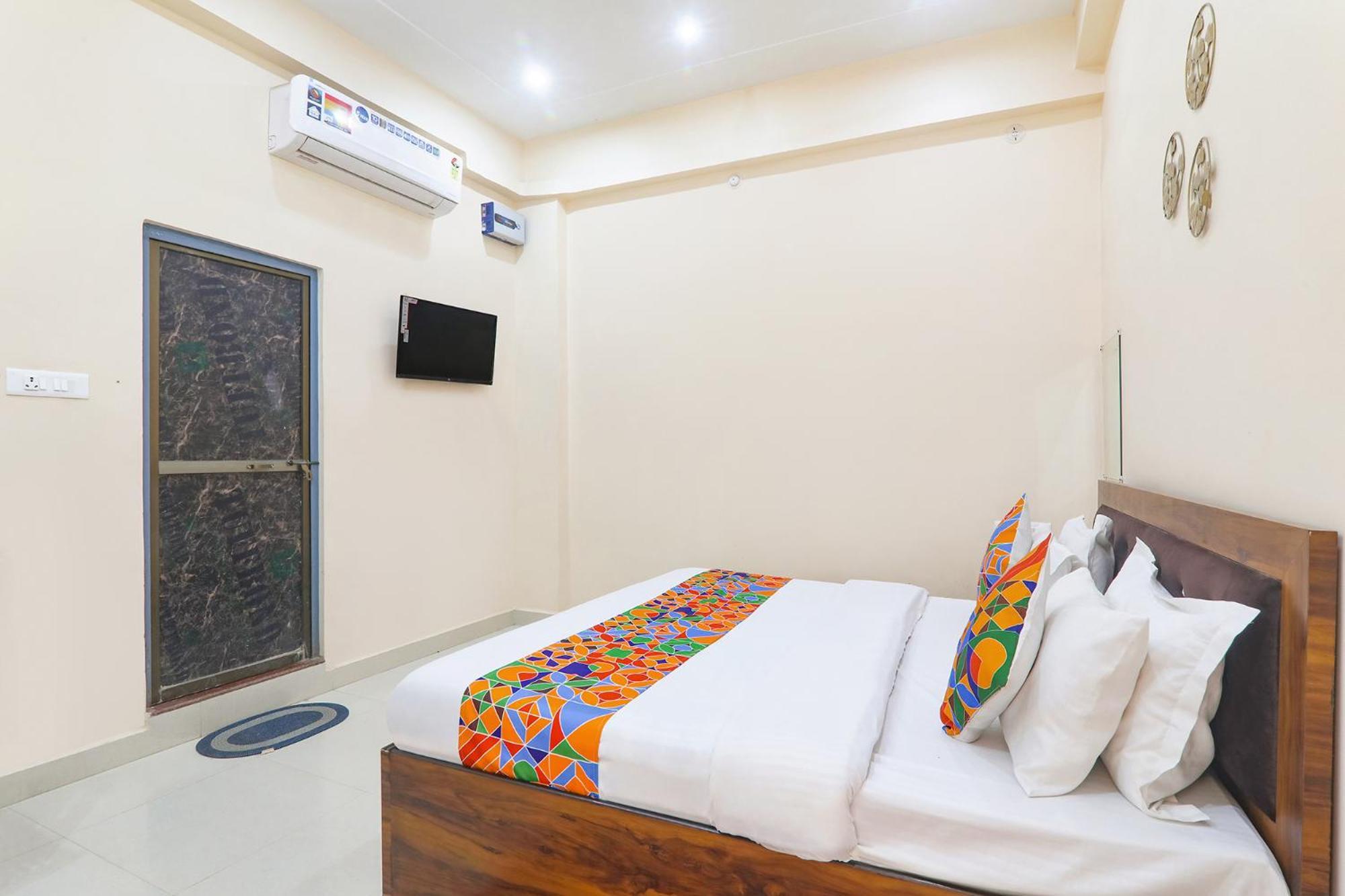 Fabhotel Rk Palace Ayodhya Exteriör bild
