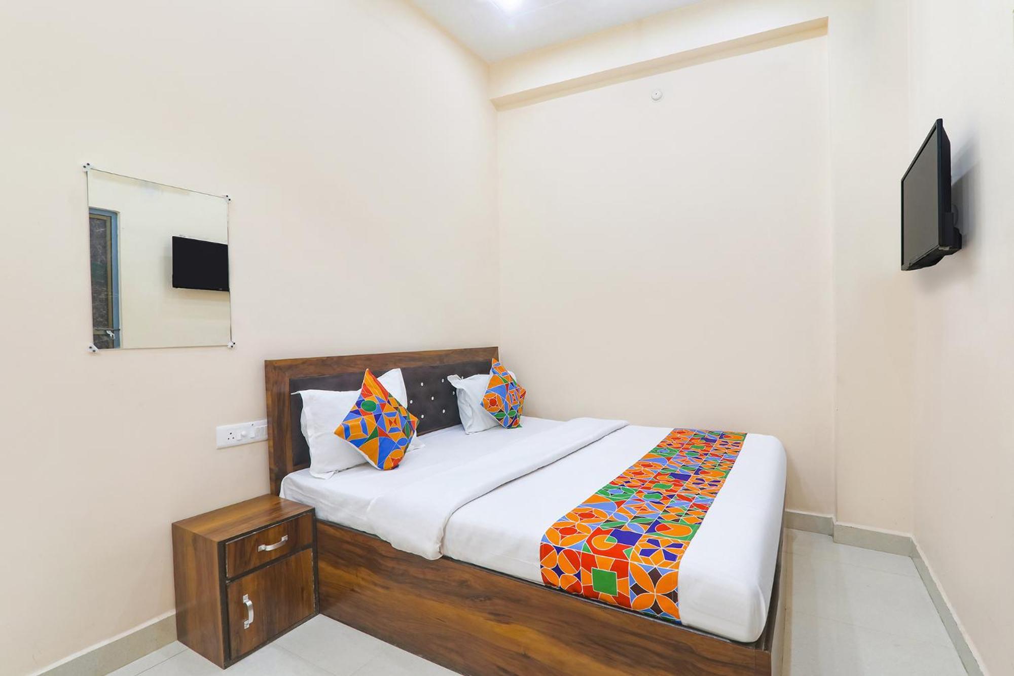 Fabhotel Rk Palace Ayodhya Exteriör bild