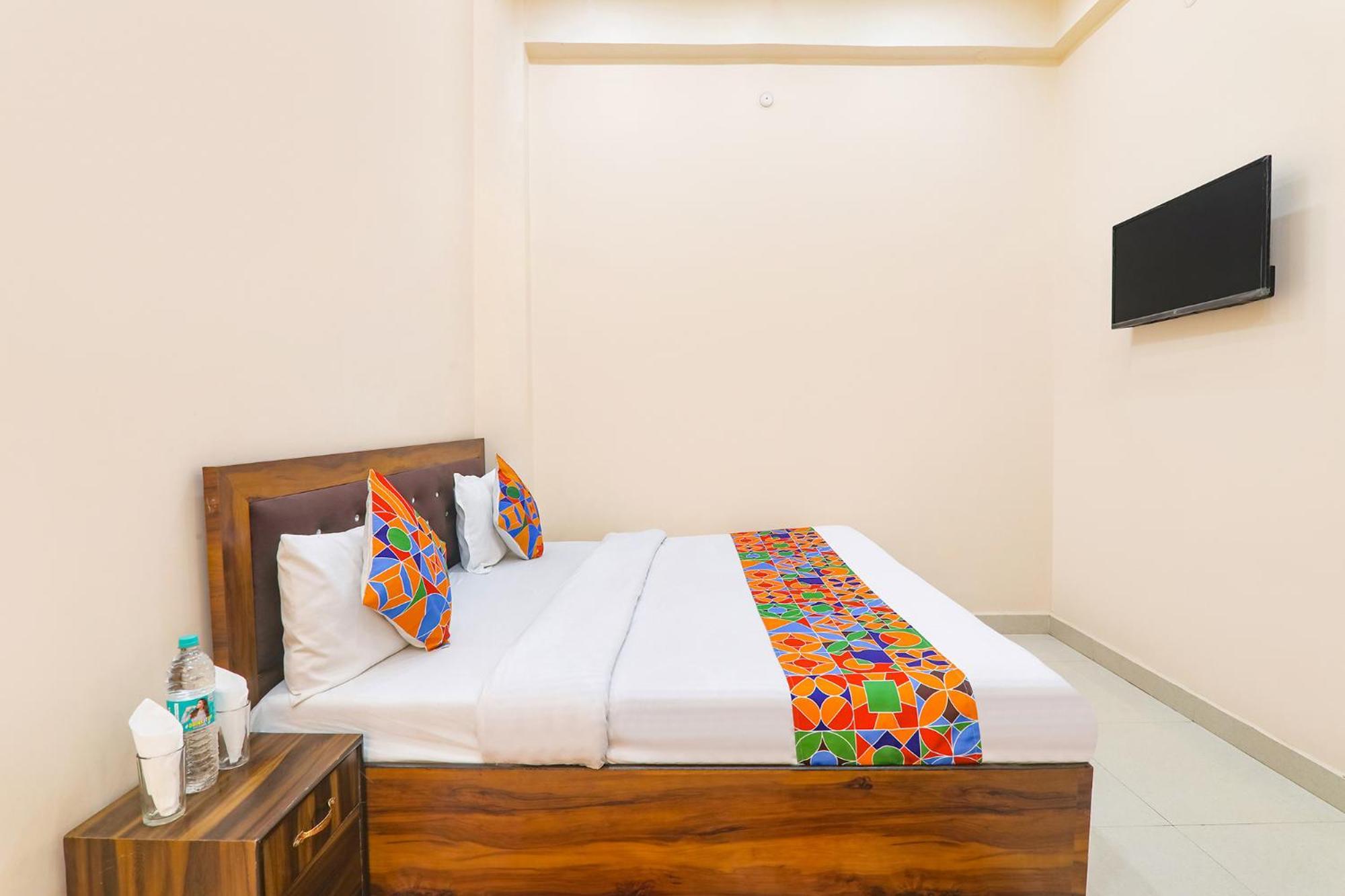 Fabhotel Rk Palace Ayodhya Exteriör bild